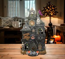 Château hanté d'Halloween Maison de poupée unique peinte à la main Décoration effrayante