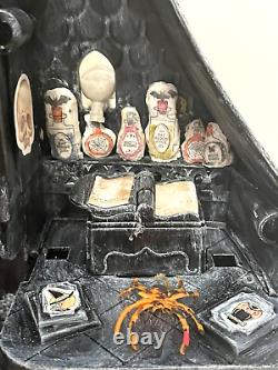 Château hanté d'Halloween Maison de poupée unique peinte à la main Décoration effrayante