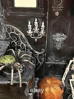 Château hanté d'Halloween Maison de poupée unique peinte à la main Décoration effrayante