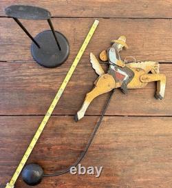 Cheval à bascule en art populaire vintage unique en son genre, incroyable, jetez un œil