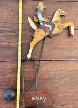 Cheval à bascule en art populaire vintage unique en son genre, incroyable, jetez un œil
