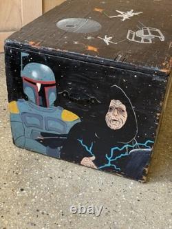 Coffre / Boîte d'Art Populaire Star Wars. Fait par un Artiste. Peint à la Main, Unique en Son Genre.