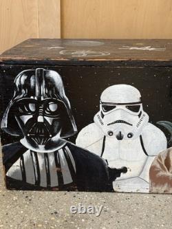 Coffre / Boîte d'Art Populaire Star Wars. Fait par un Artiste. Peint à la Main, Unique en Son Genre.