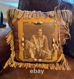 Coussin en cuir, image amérindienne, fait main, pièce unique, 16 x 16