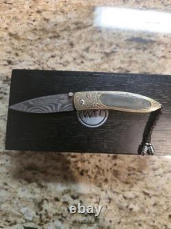 Couteau de poche William Henry unique trimestriel. Topaze naturelle Koftgari 24k.