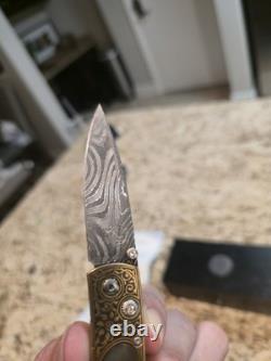 Couteau de poche William Henry unique trimestriel. Topaze naturelle Koftgari 24k.