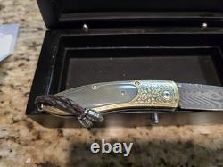 Couteau de poche William Henry unique trimestriel. Topaze naturelle Koftgari 24k.