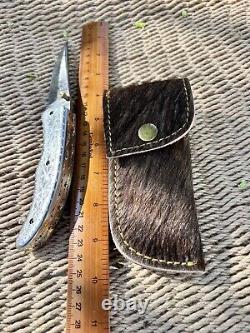 Couteau de poche damassé unique et artistique, fabriqué à la main au Pakistan.