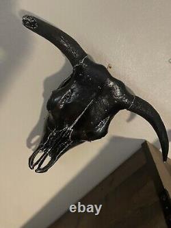 Crâne de taureau Art Déco sur mesure, peint à la main, unique en son genre.