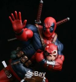 Deadpool Custom Statue Unique En Son Genre, Sideshow Bowen Heisman Trophy Pose 1
