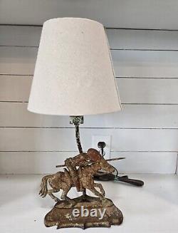 Don Quichotte lampe antique rustique remise à neuf de la marque Verona, unique et lourde