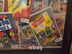 Éditions Millennium de One of a Kind Comics JLA DC avec présentoir et œuvre encadrée
