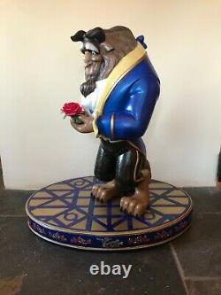 Énorme Disney Beast Sur La Base Statue. Une Résine Du Genre 23