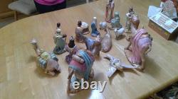 Ensemble de crèche en céramique unique, fait à la main et peint, réalisé en 1988