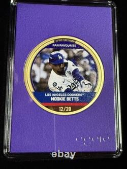Ensemble de deux objets de collection rares de Mookie Betts. Argent et or 24 carats, pièces uniques.
