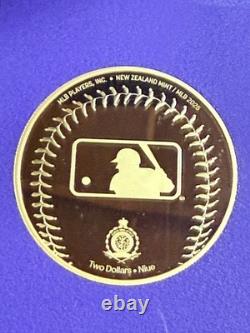 Ensemble de deux objets de collection rares de Mookie Betts. Argent et or 24 carats, pièces uniques.