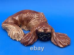 Eve Pearce, Angleterre, Figurine de chien Pékinois en porcelaine faite à la main, unique en son genre