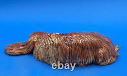 Eve Pearce, Angleterre, Figurine de chien Pékinois en porcelaine faite à la main, unique en son genre
