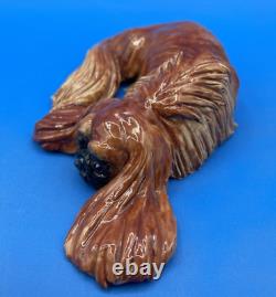 Eve Pearce, Angleterre, Figurine de chien Pékinois en porcelaine faite à la main, unique en son genre
