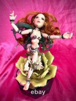Exquise poupée d'art de fée bijou OOAK Flutter par Marion Blair, artiste nommée pour le prix DOTY