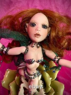 Exquise poupée d'art de fée bijou OOAK Flutter par Marion Blair, artiste nommée pour le prix DOTY