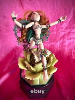Exquise poupée d'art de fée bijou OOAK Flutter par Marion Blair, artiste nommée pour le prix DOTY