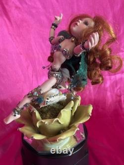 Exquise poupée d'art de fée bijou OOAK Flutter par Marion Blair, artiste nommée pour le prix DOTY