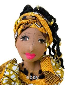 Fatima ? Image positive, confiante #poupée en tissu africaine faite main unique en son genre