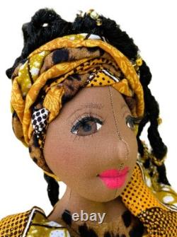 Fatima ? Image positive, confiante #poupée en tissu africaine faite main unique en son genre