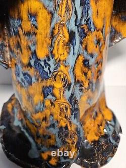 Figurine de sorcière en poterie artisanale unique et vintage