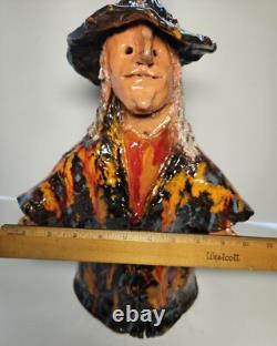 Figurine de sorcière en poterie artisanale vintage, pièce unique