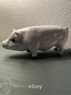 Figurine en porcelaine émaillée de cochon grande, vintage, très rare et unique, provenant de Bavent, France.