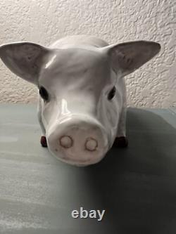 Figurine en porcelaine émaillée de cochon grande, vintage, très rare et unique, provenant de Bavent, France.