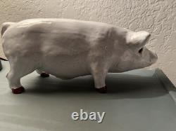 Figurine en porcelaine émaillée de cochon grande, vintage, très rare et unique, provenant de Bavent, France.