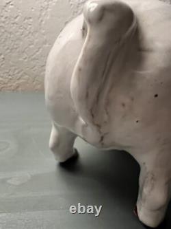 Figurine en porcelaine émaillée de cochon grande, vintage, très rare et unique, provenant de Bavent, France.