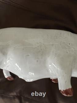 Figurine en porcelaine émaillée de cochon grande, vintage, très rare et unique, provenant de Bavent, France.