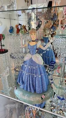 Figurine géante unique en son genre de Cendrillon Disney