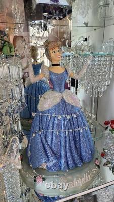 Figurine géante unique en son genre de Cendrillon Disney
