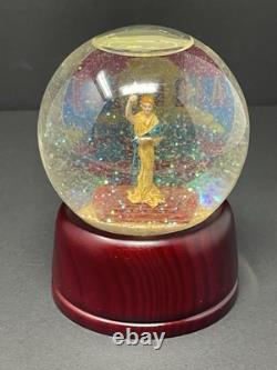 Globe de neige vintage avec le logo de Columbia Pictures, dame de la torche, publicité unique en son genre