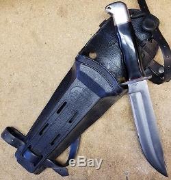 Incroyable Opportunité Pour Cette Collection Unique De Souvenirs De Buck Knives
