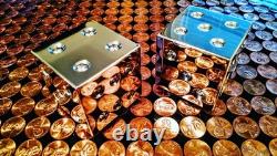 Jeu de dés ? Fait main ? Pièce unique ?