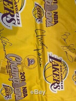 Kobe Bryant Lakers 2010 Championnat Bannière Dans Le Vestiaire __gvirt_np_nn_nnps<__ Un D'une Sorte