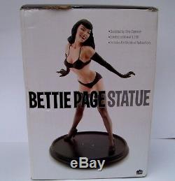 L @@ K Repeint Par L'artiste Unique En Son Genre Grand Bettie Page Statue (dark Horse)