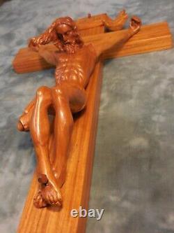 L'un D'un Genre Collectionnable En Bois Massif De Narra Crucifix Sculpté À La Main En 3d! Magnifique