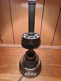 Lampe de bureau Steampunk à engrenages industriels faits à la main, idée de cadeau unique pour les vacances