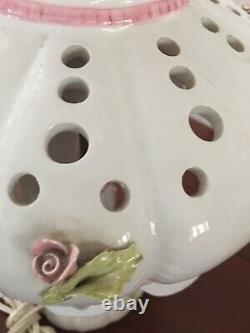 Lampe italienne vintage unique peinte à la main - Fille blanche aux roses roses A. Z. Nove