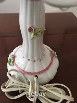 Lampe italienne vintage unique peinte à la main - Fille blanche aux roses roses A. Z. Nove