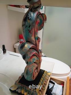 Lampe peinte sur mesure, unique en son genre