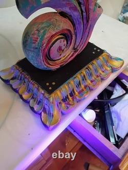 Lampe peinte sur mesure, unique en son genre