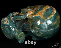 Le Penseur-5.7 Crâne en cristal de pierre de sang sculpté à la main et sculpture squelettique